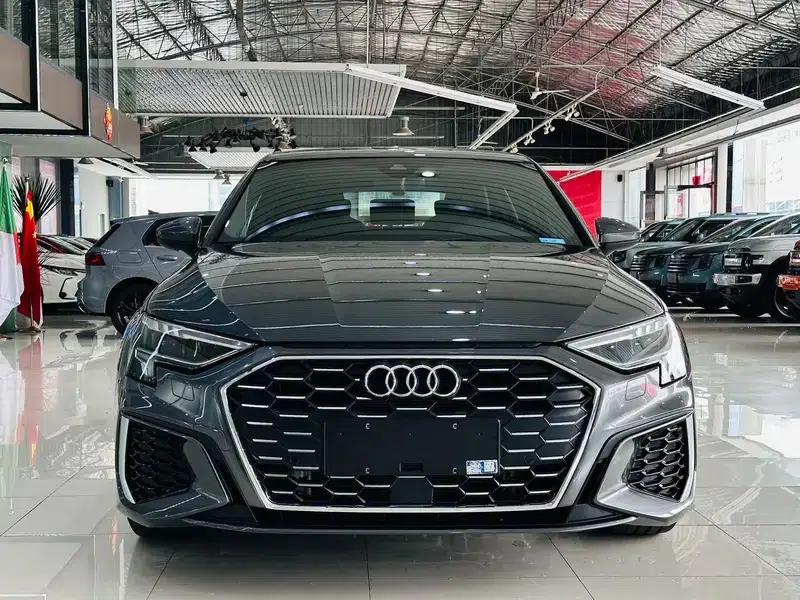 Audi A3 2023 Facelift Sportback 35 TFSI Fashion Sporty Model — миниатюра 2