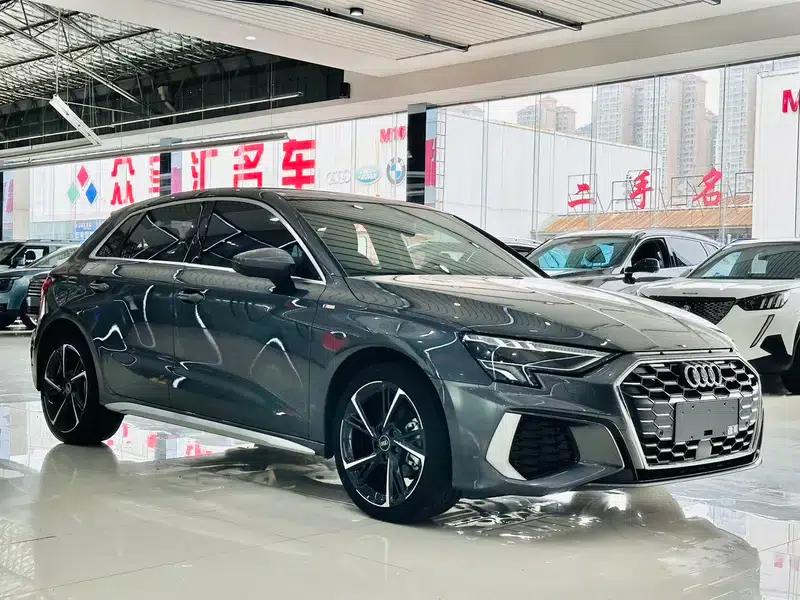 Audi A3 2023 Facelift Sportback 35 TFSI Fashion Sporty Model — миниатюра 3