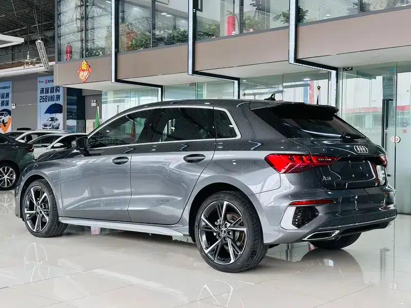 Audi A3 2023 Facelift Sportback 35 TFSI Fashion Sporty Model — миниатюра 4