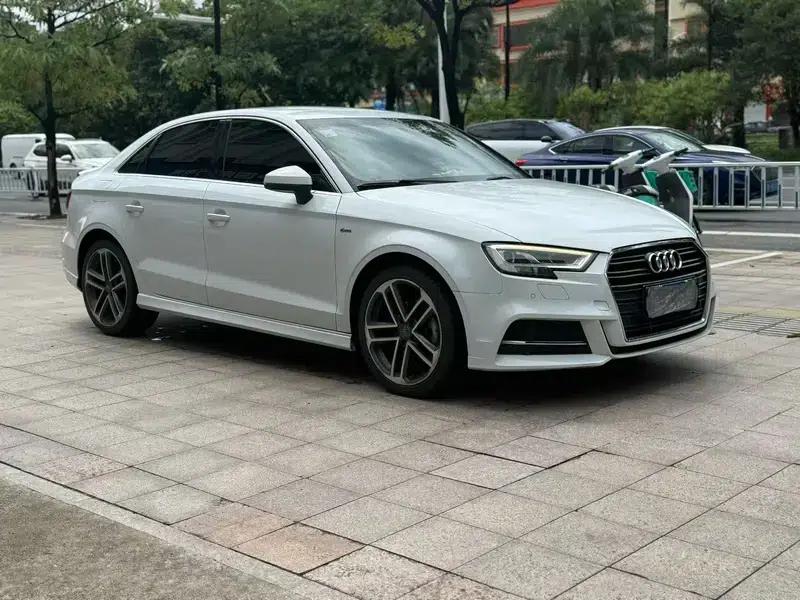 Audi A3 2017 Limousine 35 TFSI Progressive — миниатюра 3