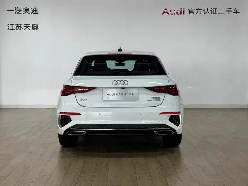 Audi A3 2024 Sportback 35 TFSI Luxury Sport — миниатюра 3