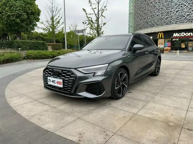 Audi A3 2024 Sportback 35 TFSI Fashion Sport — миниатюра 1