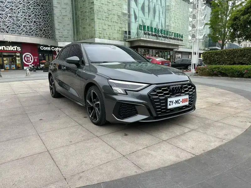 Audi A3 2024 Sportback 35 TFSI Fashion Sport — миниатюра 3