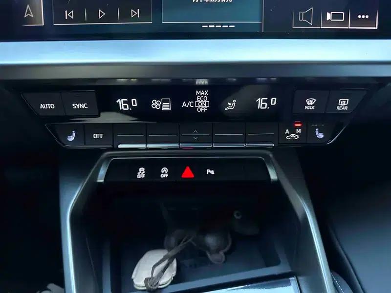 Audi A3 2023 Facelift A3L Limousine 35 TFSI Sporty Edition — миниатюра 12
