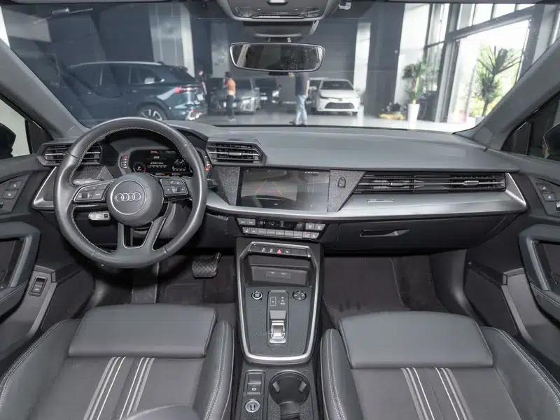 Audi A3 2023 Sportback 35 TFSI Fashion Sport — миниатюра 13