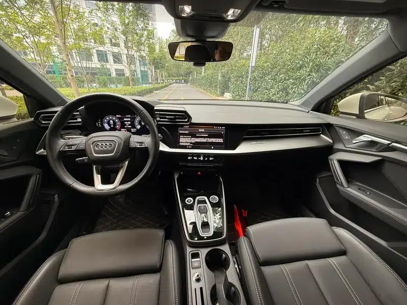 Audi A3 2025 Sportback 35 TFSI Flying Spur Enjoyment Edition — миниатюра 6