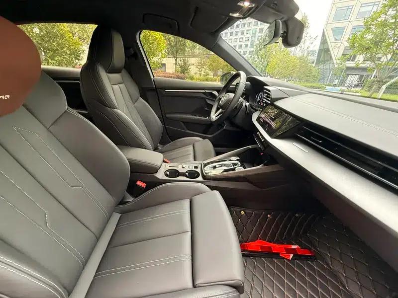 Audi A3 2025 Sportback 35 TFSI Flying Spur Enjoyment Edition — миниатюра 7