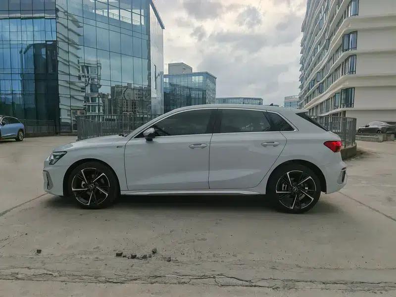 Audi A3 2023 Facelift Sportback 35 TFSI Fashion Sporty Model — миниатюра 3
