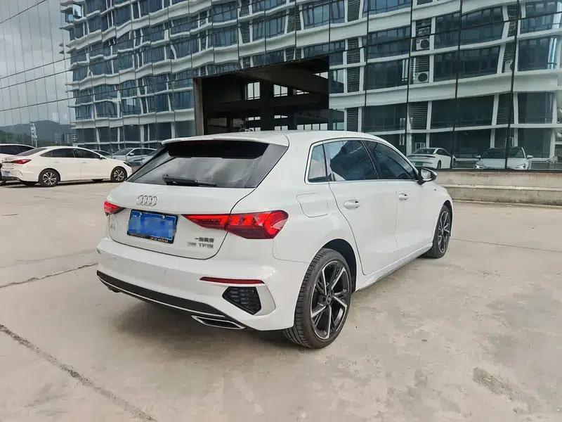 Audi A3 2023 Facelift Sportback 35 TFSI Fashion Sporty Model — миниатюра 5
