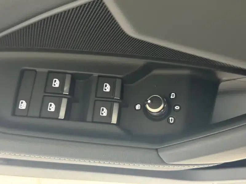 Audi A3 2023 Facelift A3L Limousine 35 TFSI Sporty Edition — миниатюра 13