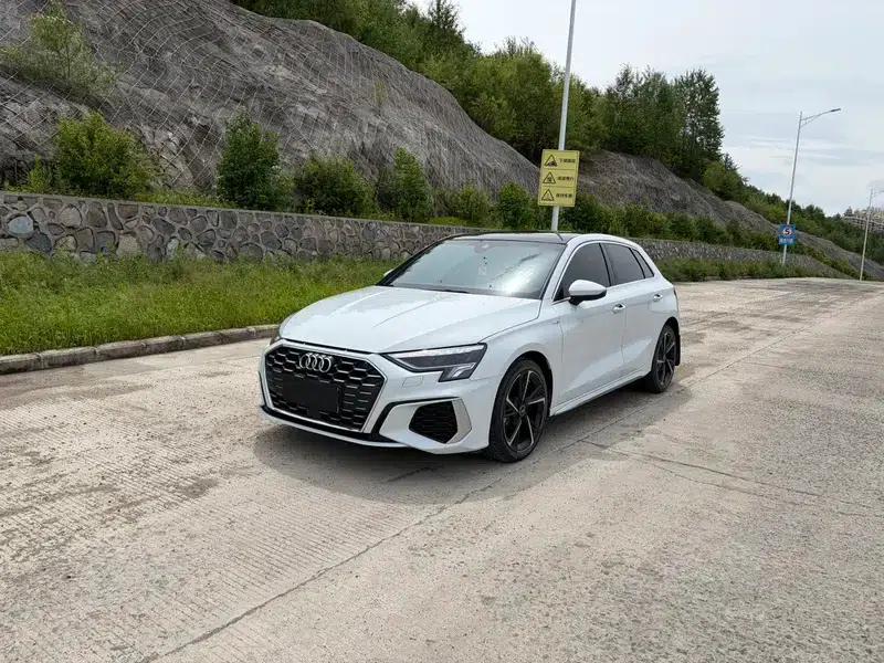 Audi A3 2022 Sportback 35 TFSI RS Package (Speed Edition) — миниатюра 1
