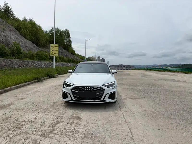 Audi A3 2022 Sportback 35 TFSI RS Package (Speed Edition) — миниатюра 2