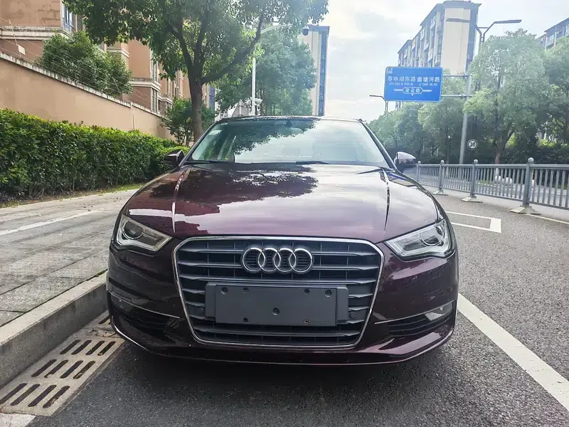 Audi A3 2014 Limousine 35 TFSI Automatic Entry-Level — миниатюра 2