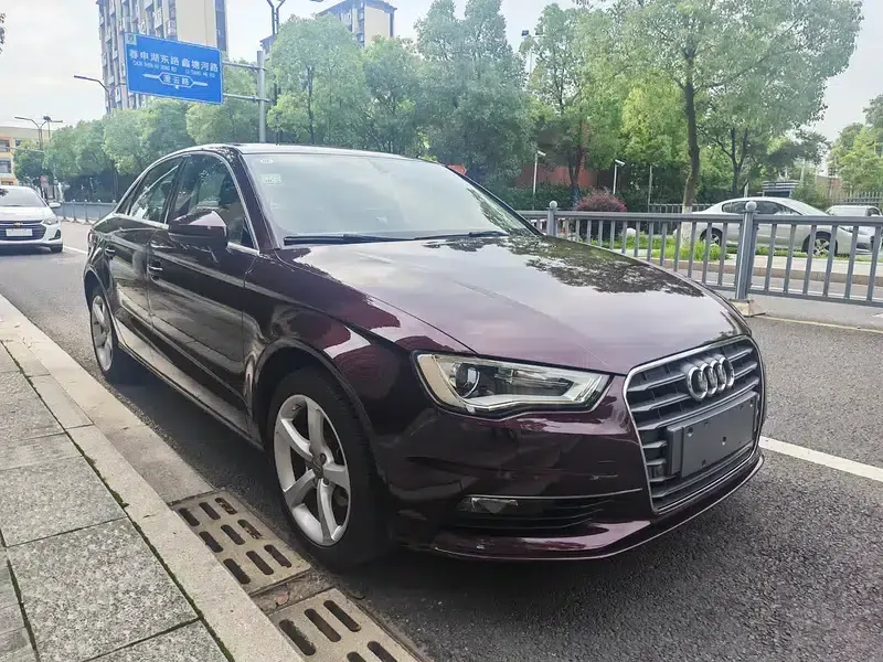 Audi A3 2014 Limousine 35 TFSI Automatic Entry-Level — миниатюра 3