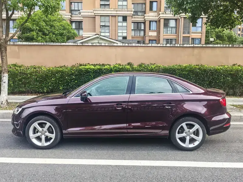 Audi A3 2014 Limousine 35 TFSI Automatic Entry-Level — миниатюра 4