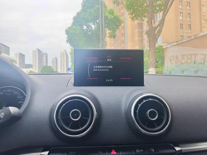Audi A3 2014 Limousine 35 TFSI Automatic Entry-Level — миниатюра 8