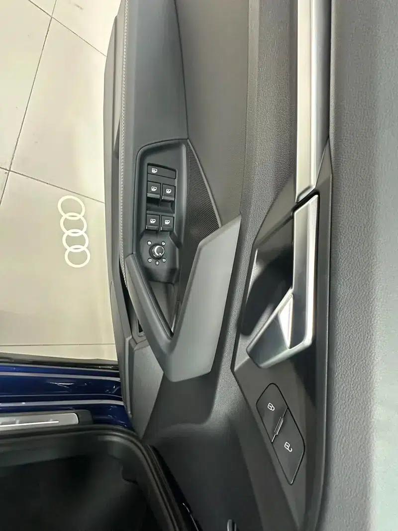 Audi A3 2023 Sportback 35 TFSI Fashion Sport — миниатюра 11