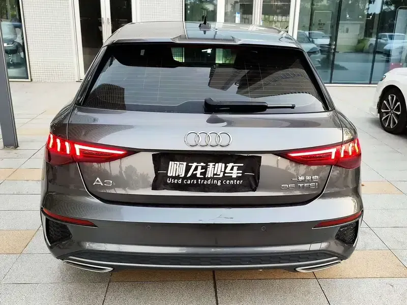 Audi A3 2023 Facelift Sportback 35 TFSI Fashion Sporty Model — миниатюра 4