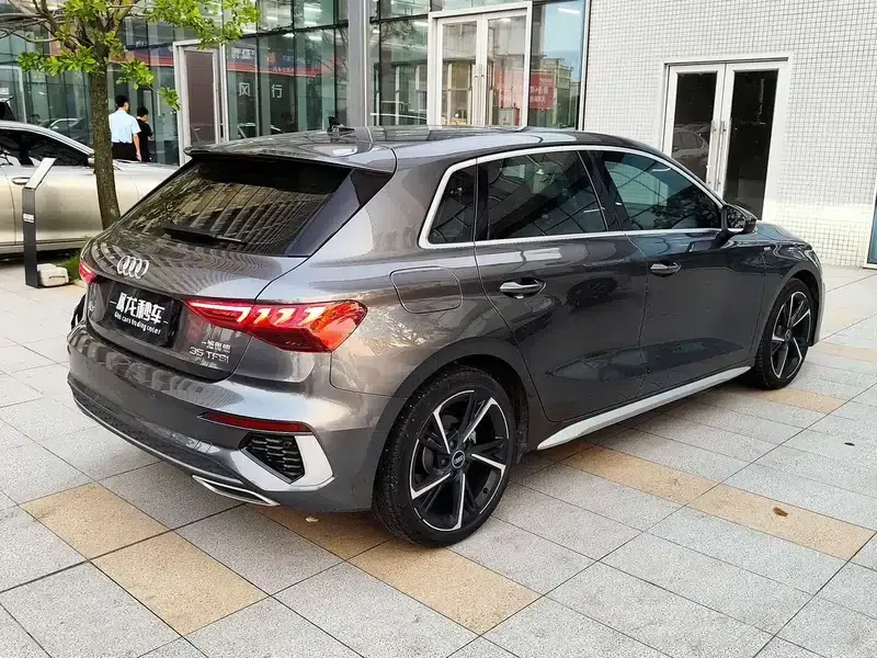 Audi A3 2023 Facelift Sportback 35 TFSI Fashion Sporty Model — миниатюра 5