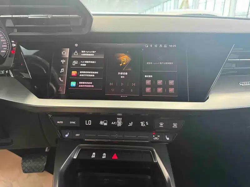 Audi A3 2022 Sportback 35 TFSI Progressive Sport — миниатюра 13