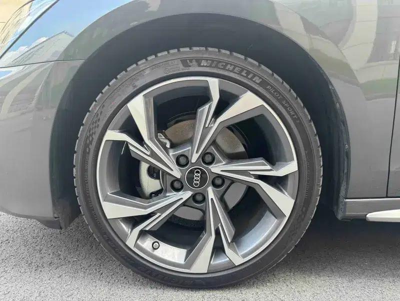 Audi A3 2026 Sportback 35 TFSI Flying Spur Luxury Edition — миниатюра 12