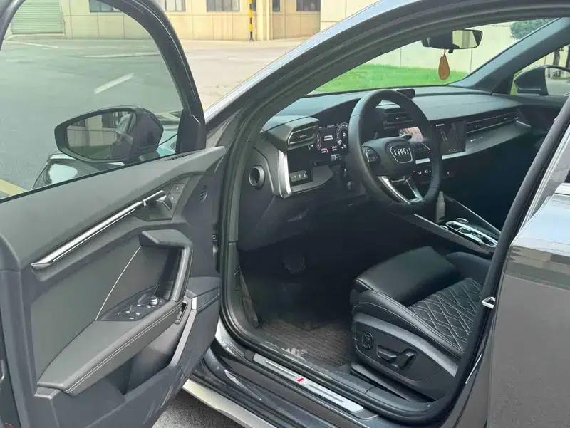 Audi A3 2026 Sportback 35 TFSI Flying Spur Luxury Edition — миниатюра 23