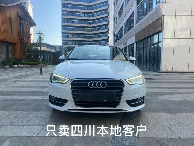 Audi A3 2014 Sportback 35 TFSI Automatic Comfort — миниатюра 2
