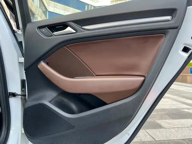 Audi A3 2014 Sportback 35 TFSI Automatic Comfort — миниатюра 17