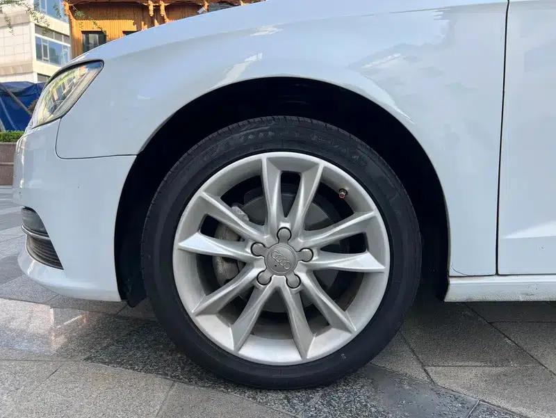 Audi A3 2014 Sportback 35 TFSI Automatic Comfort — миниатюра 18