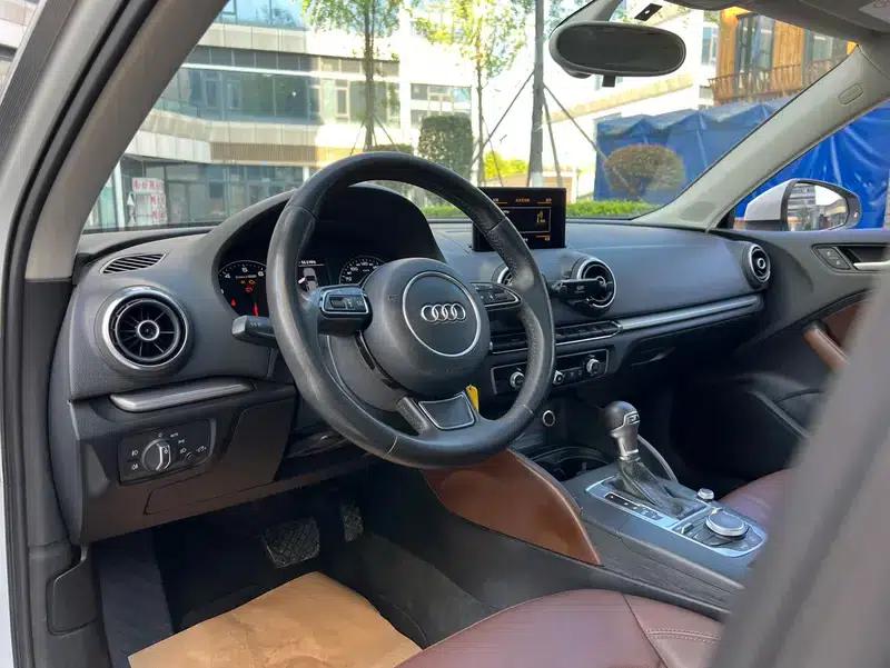 Audi A3 2014 Sportback 35 TFSI Automatic Comfort — миниатюра 21