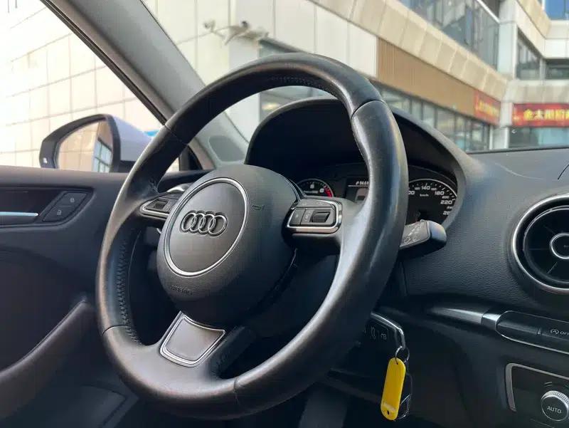 Audi A3 2014 Sportback 35 TFSI Automatic Comfort — миниатюра 24