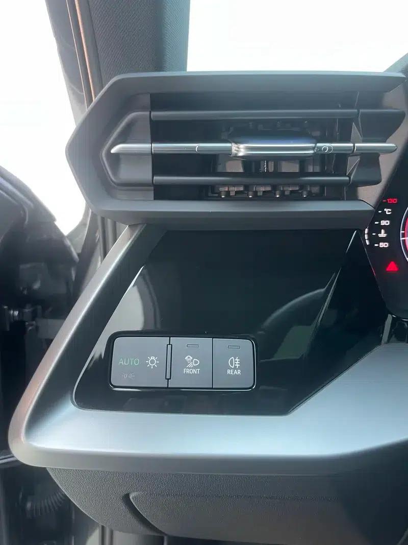 Audi A3 2023 Facelift A3L Limousine 35 TFSI Sporty Edition — миниатюра 13
