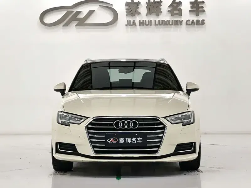 Audi A3 2018 30th Anniversary Edition Sportback 35 TFSI Fashion Edition — миниатюра 2