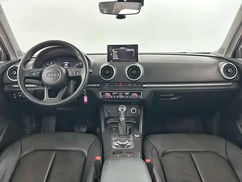 Audi A3 2018 30th Anniversary Edition Sportback 35 TFSI Fashion Edition — миниатюра 13