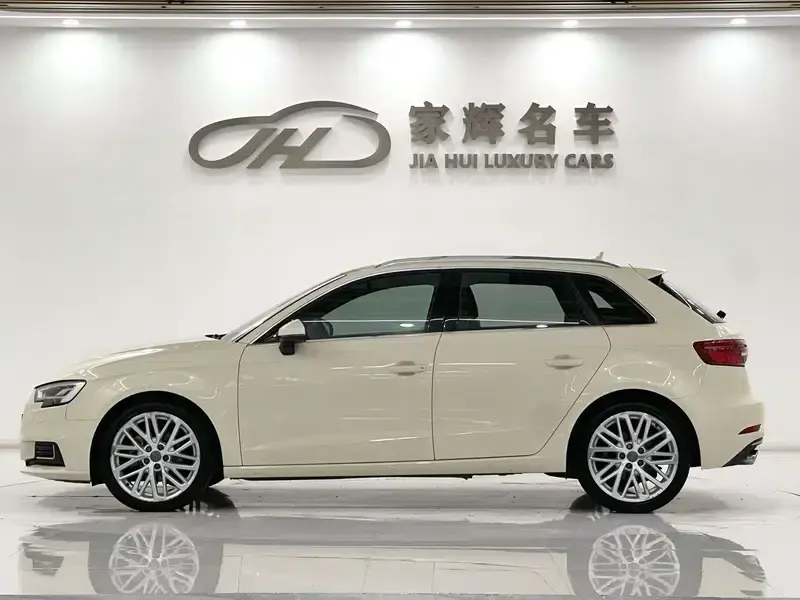 Audi A3 2018 30th Anniversary Edition Sportback 35 TFSI Fashion Edition — миниатюра 4