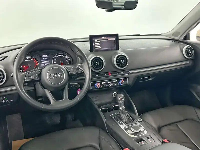 Audi A3 2018 30th Anniversary Edition Sportback 35 TFSI Fashion Edition — миниатюра 9