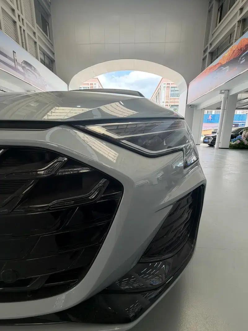 Audi A3 2025 Sportback 35 TFSI Flying Spur Luxury Edition + Luxury Package — миниатюра 7