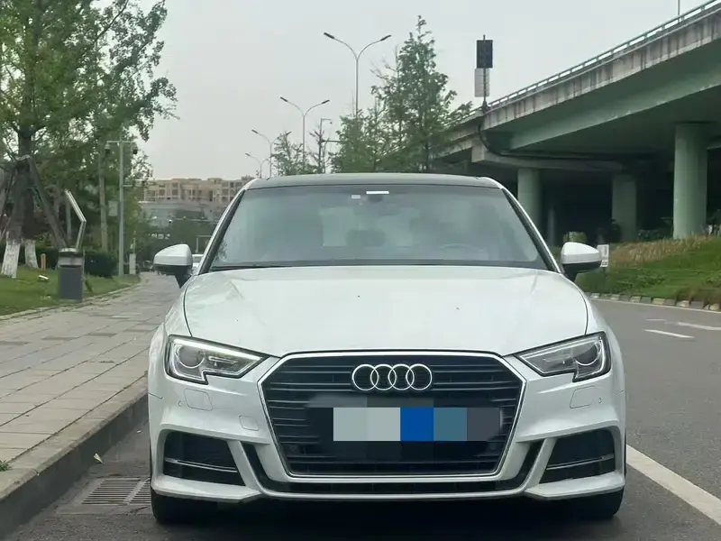Audi A3 2017 Sportback 35 TFSI Fashion Edition — миниатюра 2
