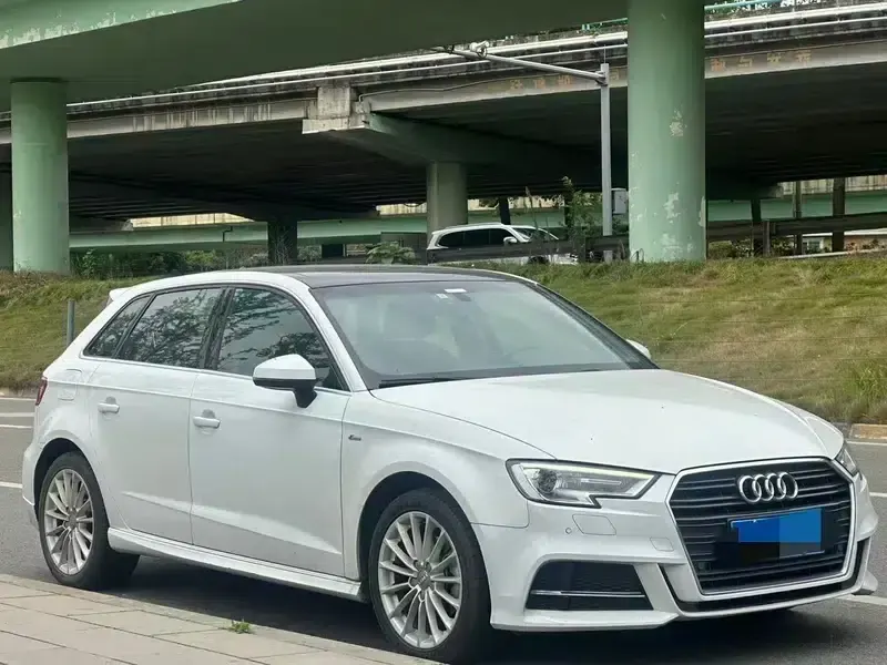 Audi A3 2017 Sportback 35 TFSI Fashion Edition — миниатюра 3