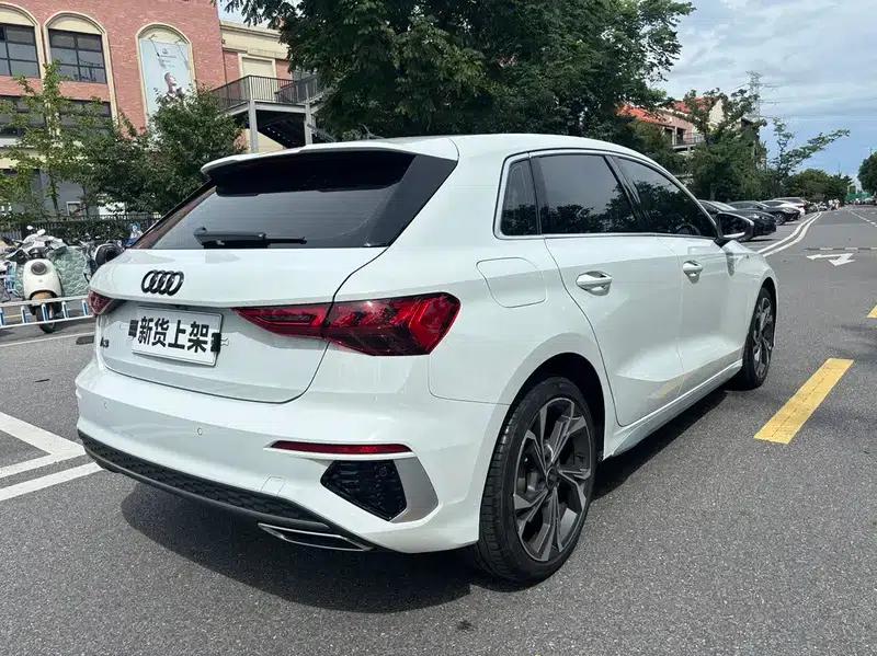 Audi A3 2023 Sportback 35 TFSI Luxury Sport — миниатюра 6