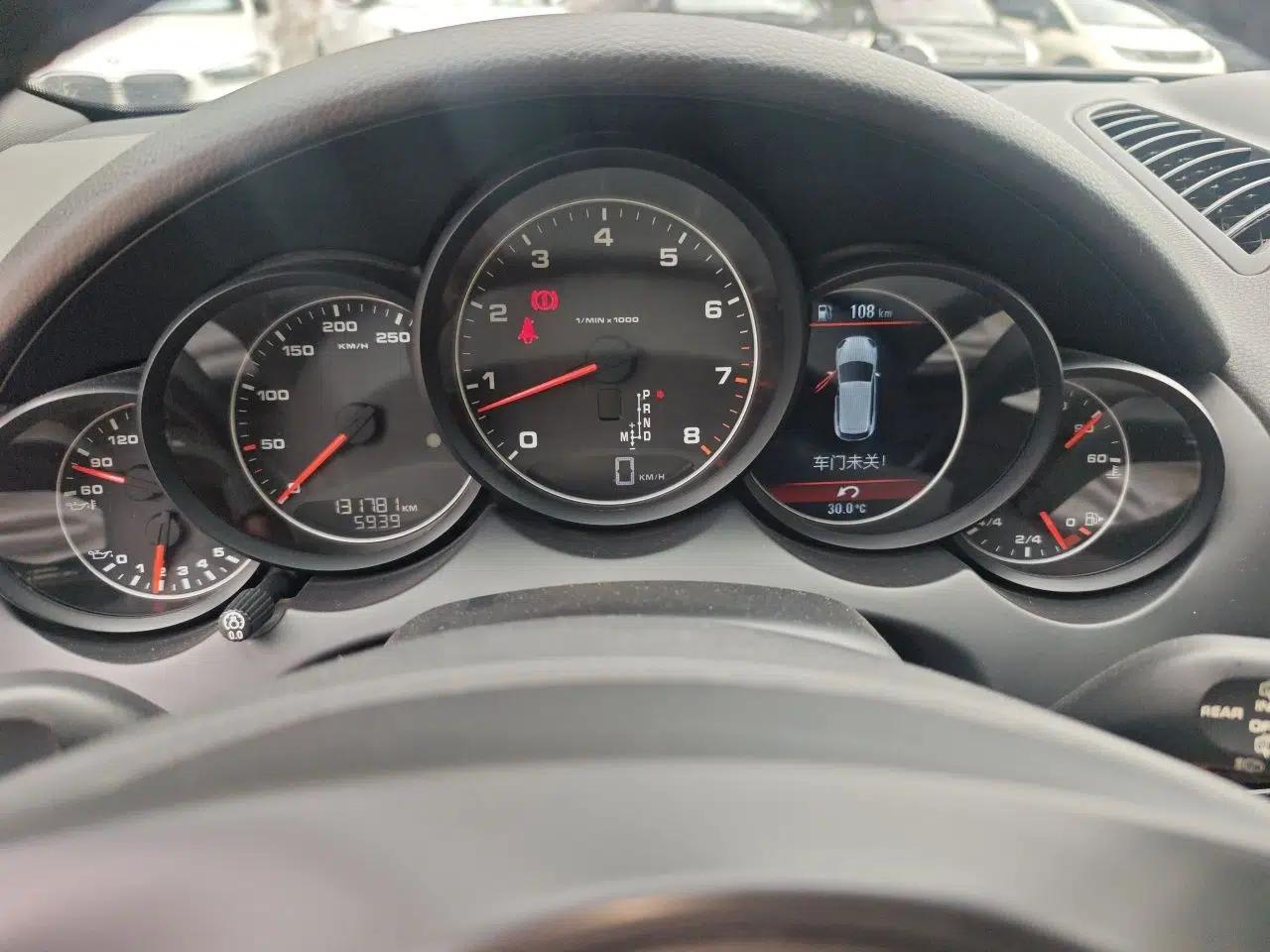 Porsche Cayenne 2014 Cayenne Platinum Edition 3.0T — миниатюра 11