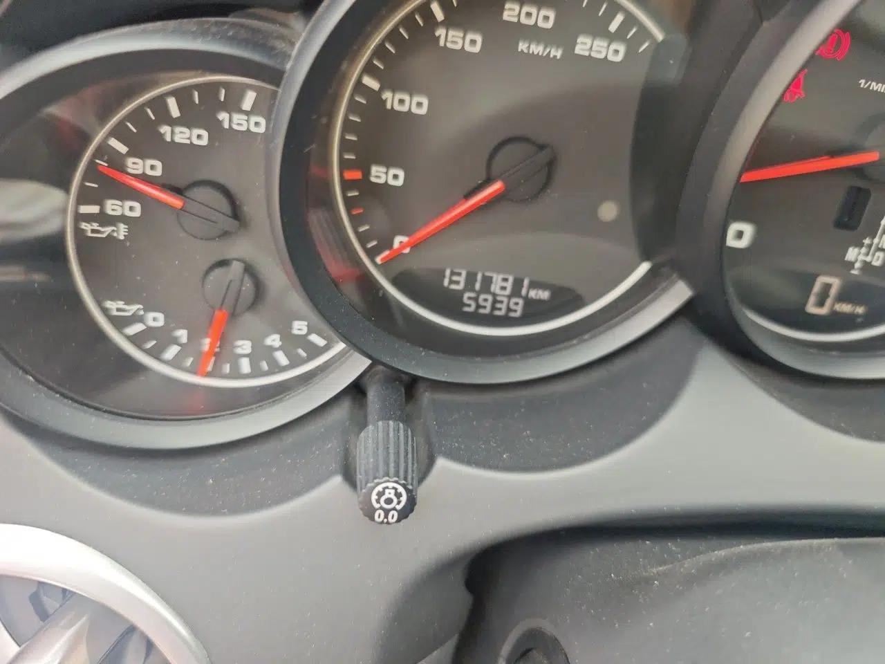 Porsche Cayenne 2014 Cayenne Platinum Edition 3.0T — миниатюра 12