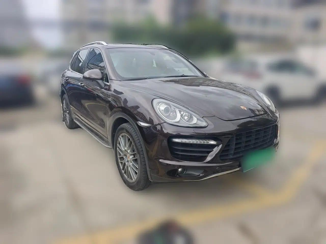 Porsche Cayenne 2014 Cayenne Platinum Edition 3.0T — миниатюра 3