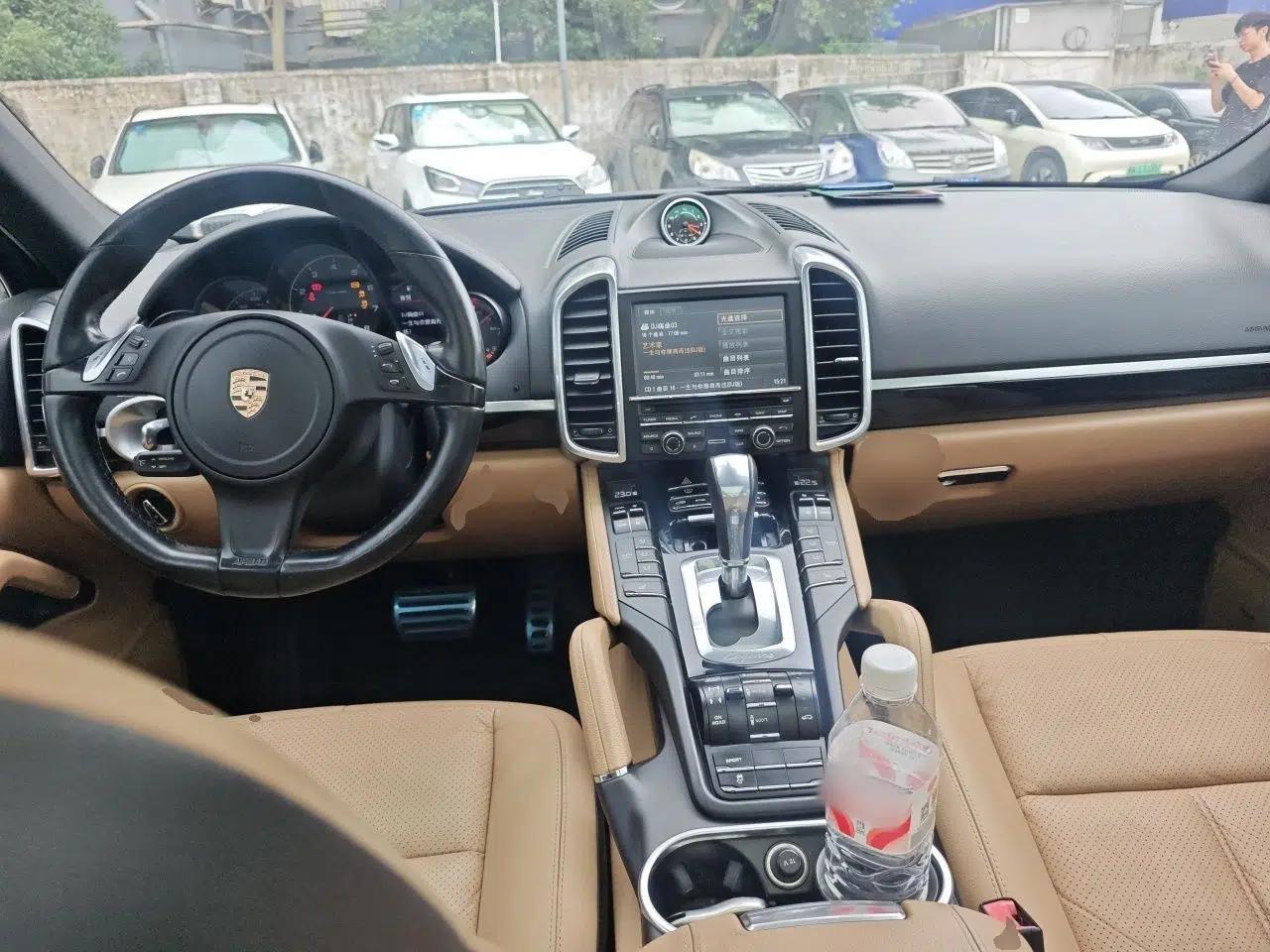 Porsche Cayenne 2014 Cayenne Platinum Edition 3.0T — миниатюра 9