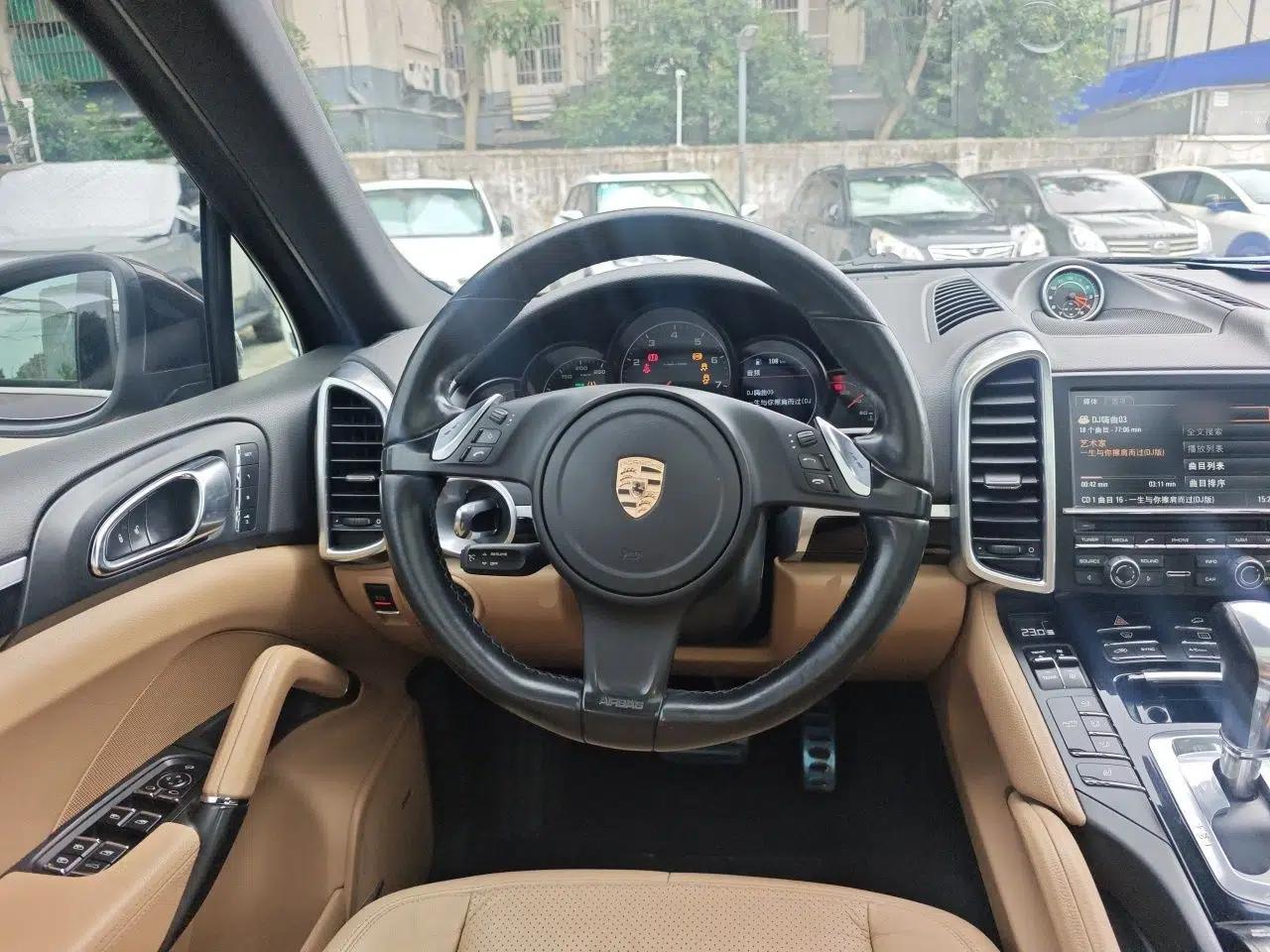 Porsche Cayenne 2014 Cayenne Platinum Edition 3.0T — миниатюра 10