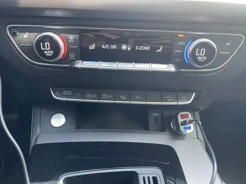 Audi Q5L 2022 40T RS Sport Package — миниатюра 17