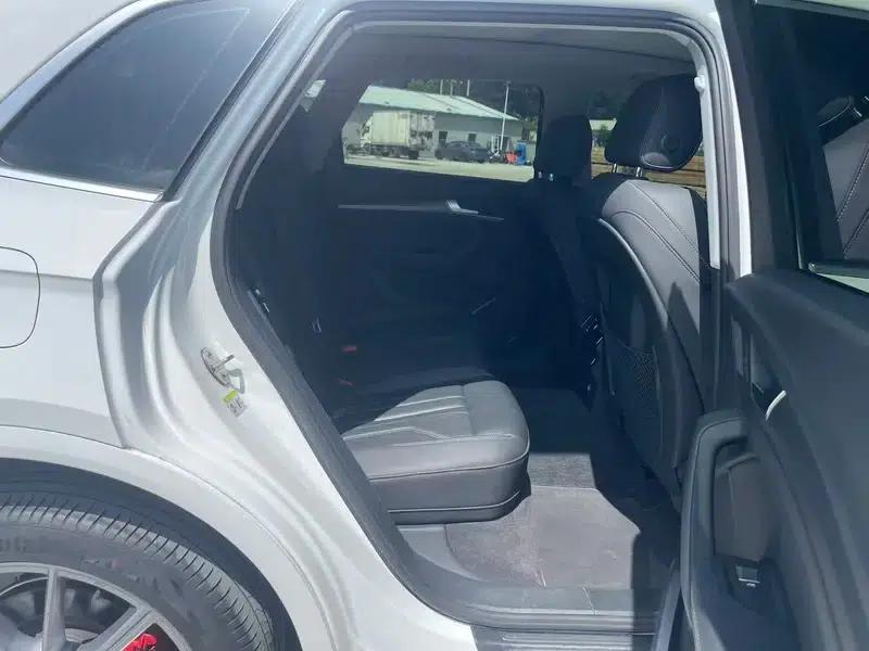 Audi Q5L 2022 40T RS Sport Package — миниатюра 31