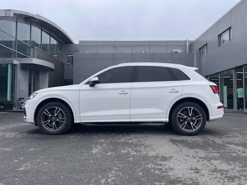 Audi Q5L 2020 40 TFSI Luxury Fashion Edition — миниатюра 3