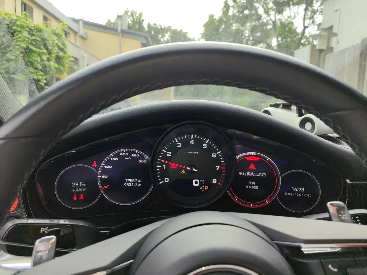 Porsche Panamera 2022 Panamera Executive Long Wheelbase Platinum Edition 2.9T — миниатюра 11