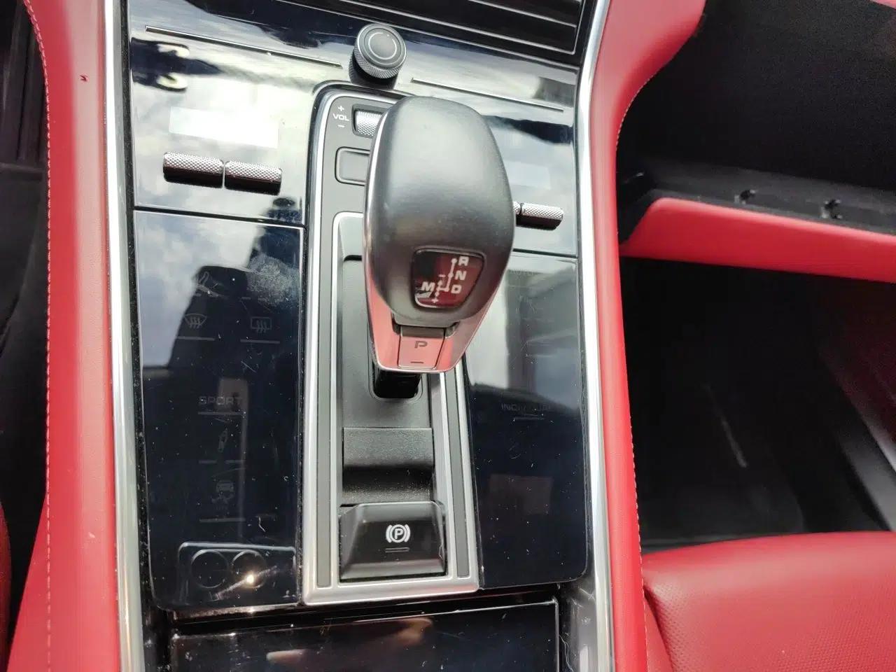 Porsche Panamera 2022 Panamera Executive Long Wheelbase Platinum Edition 2.9T — миниатюра 14